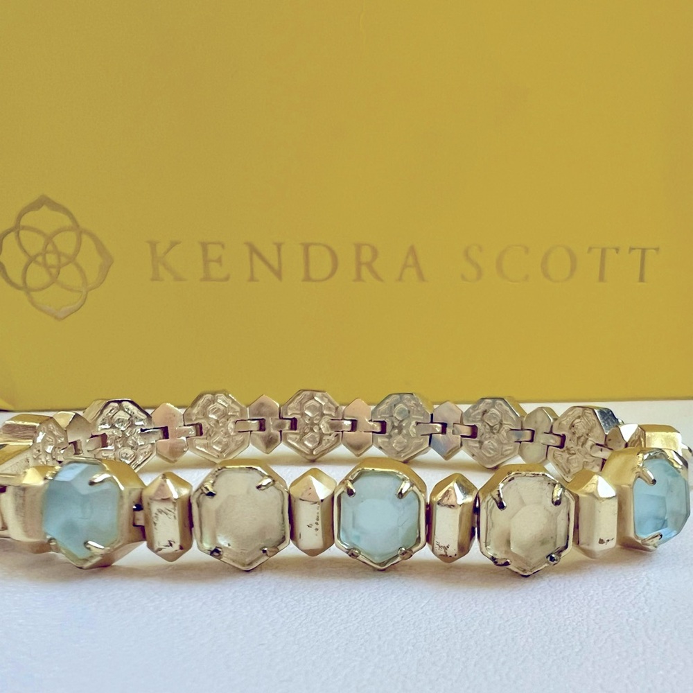 Kendra Scott Bracelet with clasp